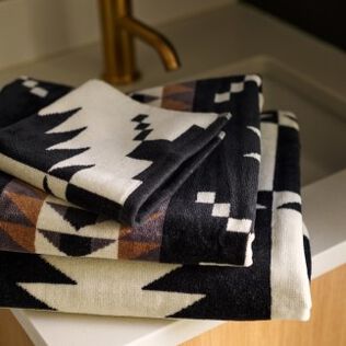 Spider Rock Bath Towel Set on Sink