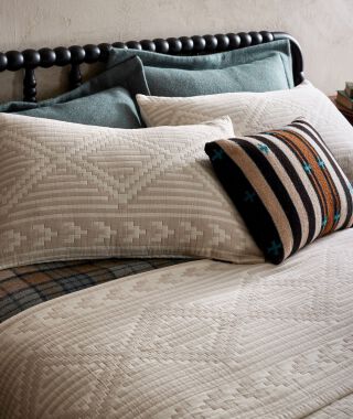 Pendleton Quilted Matelass&eacute; Coverlet